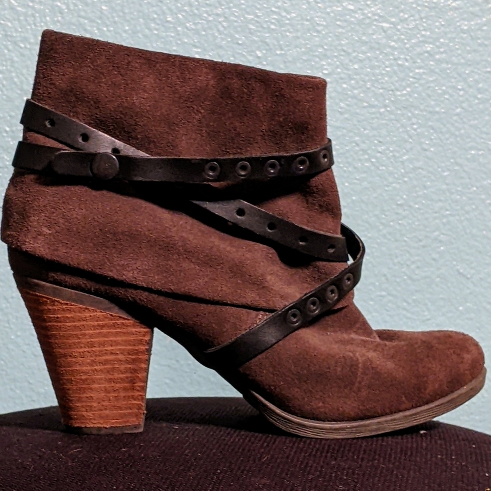 Coach and Four ankle boots size 8